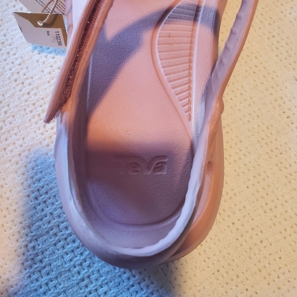 Teva Hurricane XLT2 Sport Pink Sz. M9 W11 Sandals - Picture 2 of 10